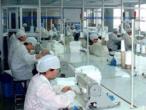 沈阳健德无纺布制品厂缝制车间